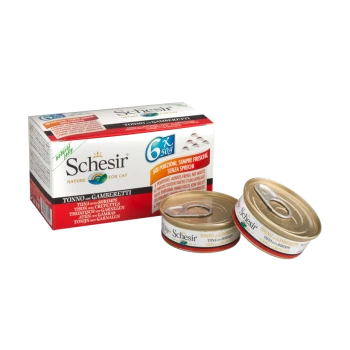 Schesir Katzenfutterpackung mit sechs 50g Dosen Thunfisch mit Garnelen, beschriftet auf Italienisch mit 'SEI PORZIONI, SEMPRE FRESCHE, SENZA SPRECHI.'
