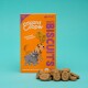 Boîte de biscuits Edgard Cooper Bravo pour chiens, avec des illustrations ludiques de deux chiens et le texte "Crunch Crunch" sur un fond orange vif.