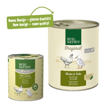 Dosenfutter für Haustiere von Real Nature mit Huhn und Ente, mit einem neuen Designetikett, das besagt: "Neues Design - gleiche Qualität!"