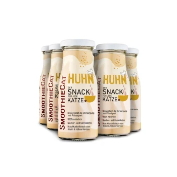 SmoothieCat Hühnersnack für Katzen in Glasflaschen, beschriftet mit 'Huhn - der Snack für jede Katze', der 100% natürliche Zutaten hervorhebt.