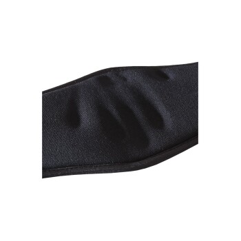 Nahaufnahme eines schwarzen Haustiergeschirrs mit gepolsterten Abschnitten für Komfort und Unterstützung, mit glatter Stofftextur.