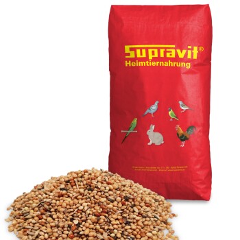 Roter Supravit Heimtiernahrung Futterbeutel mit Illustrationen von Vögeln, Kaninchen und Hahn, vorne mit Mischsaaten.
