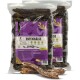 Zwei Tüten "Entenhälse" Hundesnacks beschriftet mit "Premium Kausnack", mit einem lila Design und Entenillustrationen.