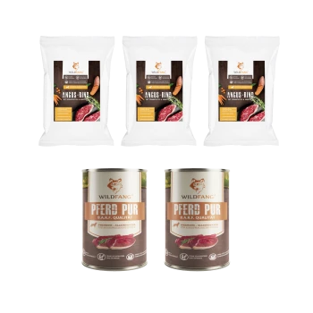 Fünf Wildfang Haustierfutterprodukte, drei Angus-Rind Beutel und zwei Pferd Pur Dosen, mit Fleisch- und Gemüseabbildungen.