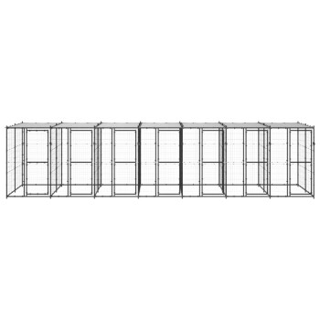 Ein langes, modulares Außengehege für Haustiere aus schwarzem Metalldraht, mit mehreren verbundenen Abschnitten und Türen.