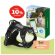 Schwarzes Hundegeschirr mit GPS-Tracker, grüner "fressnapf tracker"-Box und Smartphone-Karte. Der Text zeigt einen Rabatt von 10%.