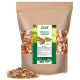 Getrocknete Obst- und Gemüsemischung für Haustiere in einer 1 kg schweren braunen Papiertüte, mit Karotten und Erbsen auf dem Etikett, hergestellt in Deutschland.