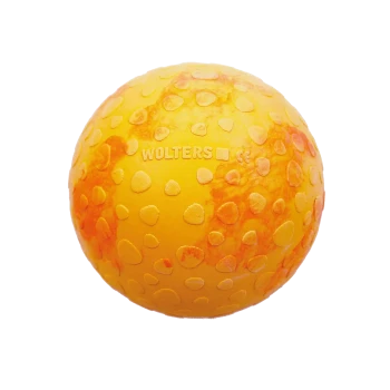 Oranger Haustierspielzeugball mit erhabener Kieselstruktur, marmorierten orangen Flecken und eingeprägtem WOLTERS-Logo.
