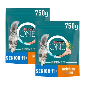 Zwei 750g Beutel Purina ONE Bifensis Senior 11+ Katzenfutter mit Huhn, auf der Verpackung eine grau getigerte Katze.