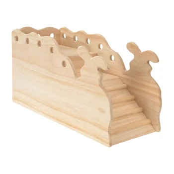 Rampe en bois pour animaux de compagnie avec des découpes décoratives et des marches, conçue pour que les petits animaux puissent facilement accéder à des zones plus élevées.