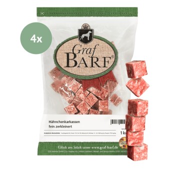 Graf BARF rohe Hühnerkarkassenwürfel für Hunde, fein gehackt, 1 kg Packung mit gestapelten Fleischwürfeln neben der Tüte.