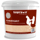 Weißer Plastikeimer Supravit Hühnergrit, 4 kg Hühnergrit-Ergänzung mit Hühnersilhouetten und Produktdetails auf Deutsch.