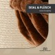 Nahaufnahme eines Haustierprodukts, das eine Kombination aus Sisal und Plüschmaterialien zeigt, mit der Aufschrift "SISAL & PLÜSCH" und dem Text "robust & langlebig."