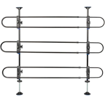 Happy Ride Hundeschutzgitter Schwarzes Metall-Haustiergitter mit drei horizontalen Stangen und verstellbaren Füßen, entworfen, um Haustiere in einem bestimmten Bereich zu halten.