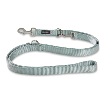 Hellblaue verstellbare Hundeleine mit Metallclips und Ringen, mit der Aufschrift „WOLTERS“ am Gurt.