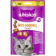 Verpackung für Whiskas Anti-Haarball Katzenleckerlis mit einer Nahaufnahme einer grauen getigerten Katze, mit Text, der Vorteile und Inhaltsstoffe hervorhebt.