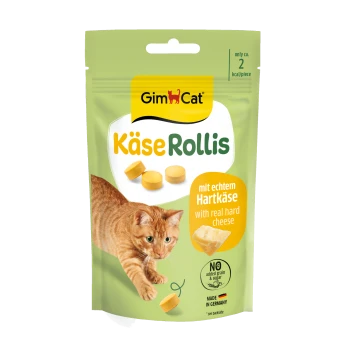GimCat KäseRollis Katzenleckerlis im Beutel mit orangefarbener getigerter Katze und runden Käse-Leckerlis; Aufschrift 'mit echtem Hartkäse' und 'nur ca. 2 kcal/Stück'.