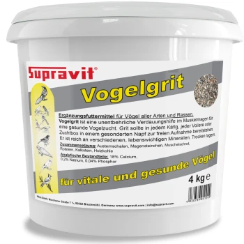 Weißer 4-kg-Eimer Supravit Vogelgrit Vogelsand mit deutschem Text und Vogelillustrationen auf dem Etikett.