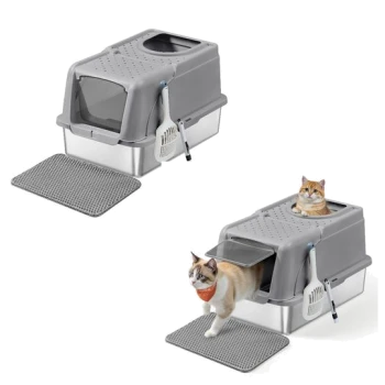 Grau bedeckte Katzentoilette mit Schaufel, Matte und zwei Katzen, die die obere und seitliche Öffnung benutzen.