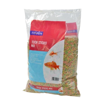 Een doorzichtige zak van FIT+FUN Teich Sticks Mix voor vissen, met kleurrijk stickvormig voedsel, met een gewicht van 770g.