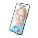 Ein Smartphone zeigt einen Videoanruf mit dem Logo "doktor fressnapf", mit einer Person in einem blauen Hemd und Anrufoptionen darunter.