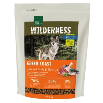 Hundefutterbeutel mit einem Wolf im Wald, beschriftet "Wilderness Green Coast": 70% Ente, Lachs & Garnelen; 30% Früchte & Gemüse; 0% Getreide.