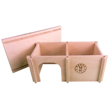 Holzhaustierhaus mit einem geteilten Innenraum und einem runden Eingang, mit einem "Getzoo"-Logo mit einem Kaninchen-Design.