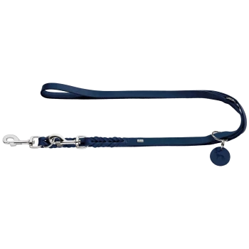 Marineblaue Hundeleine mit einem geflochtenen Abschnitt, Metallclip und einem runden Anhänger mit einem Hundesilhouette.