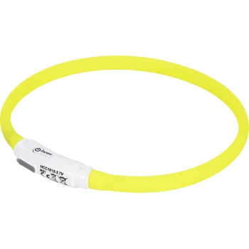 Heldere gele huisdierhalsband met een witte sluiting met een aan/uit-schakelaar en productinformatie.