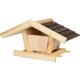 Holz-Vogelhaus mit einem schrägen Dach und einer offenen Vorderseite, mit einem kleinen Haufen Samen an der Basis.