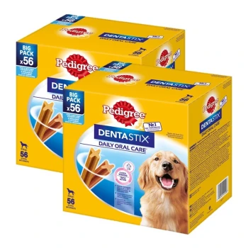 Dwa pudełka przysmaków dla psów Pedigree Dentastix Daily Oral Care, każde zawierające 56 patyczków, z uśmiechającym się złotym retrieverem na froncie.
