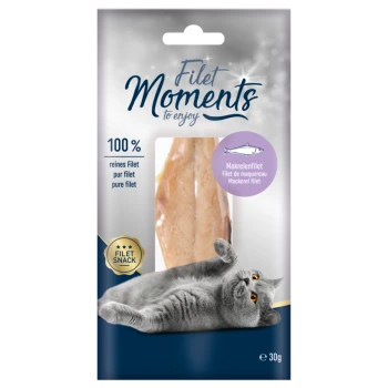 Verpackung für "Filet Moments" Katzenleckerlis mit einem Makrelenfilet, mit einem verspielten Katzenbild und dem Text "100% reines Filet."