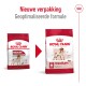 Vergelijking van Royal Canin hondenvoer verpakking, met 'Medium Adult' aan de linkerkant en nieuw ontwerp aan de rechterkant, met de nadruk op geoptimaliseerde formule.