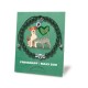 Eine grüne Karte mit einem Haustierarmband mit schwarzen Perlen, silbernen Akzenten und einem Pfotenabdruck-Anhänger, neben Illustrationen eines Hundes und einer Katze.