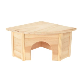 Maison pour animaux en bois avec une forme triangulaire et une entrée arquée, conçue pour les petits animaux.