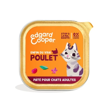 Emballage de nourriture pour chats Edgard Cooper présentant un chat de dessin animé et le texte "Enfin du vrai poulet" et "Pâté pour chats adultes" sur un fond orange.