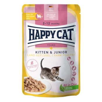 Die Verpackung des Happy Cat Kittenfutters zeigt ein verspieltes Kätzchen und Nassfutter und hebt "2-12 Monate", "getreidefrei" und "All in One" hervor.
