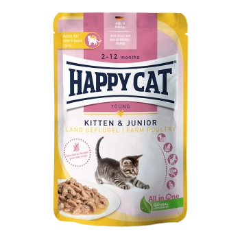 Die Verpackung des Happy Cat Kittenfutters zeigt ein verspieltes Kätzchen und Nassfutter und hebt "2-12 Monate", "getreidefrei" und "All in One" hervor.