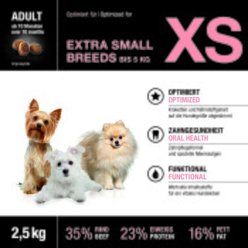 Tierfutteretikett: XS Extra Small Rassen bis 5 kg; ADULT ab 10 Monaten; drei kleine Hunde; 2,5 kg; 35% Rind, 23% Eiweiß, 16% Fett.