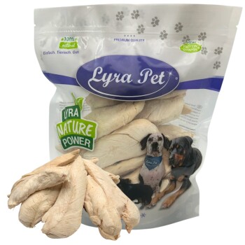 Tüte mit getrockneten Hundekausticks von Lyra Pet, lose Kausticks davor; Verpackung zeigt 'Lyra Pet' und 'Lyra Nature Power'