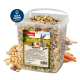 Ein 3 kg klarer Behälter mit buntem Haustierfutter-Mix für kleine Tiere, beschriftet "PANTO Nager-Krokant-Mix", mit Erdnüssen und Karotten.