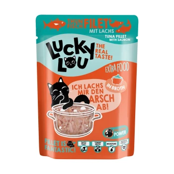 Beutel mit Lucky Lou Thunfischfilet mit Lachs, mit einer verspielten Grafik einer schwarzen Katze, Text auf Deutsch und Aussagen wie "Protein Power" und "Leckere Brühe."