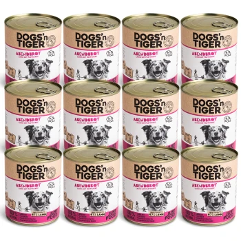 Zwölf Dosen Hundefutter von DOGS'n TIGER, beschriftet mit "ABENDBROT" und einer Grafik eines Hundes, mit den Texten "100% NATÜRLICH" und "67% LAMM".