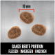 Drei Stücke Haustierfutter auf einer metallischen Oberfläche, die 10 mm messen, mit dem Text "GANZE BEUTE PORTION FLEISCH | INNEREIEN | KNOCHEN" darunter.