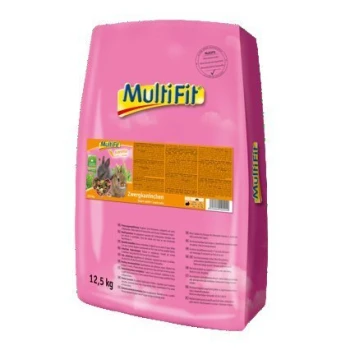 Sac rose de nourriture pour animaux de compagnie Multifit pour petits animaux, 12,5 kg, avec une étiquette orange comportant des images de lapins et des informations nutritionnelles.