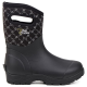 Schwarze Gummistiefel für Haustiere mit einem gemusterten Stoffoberteil, mit einem Logo, das "Two Tracks" liest, und seitlichen Griffen für einfaches Anziehen.
