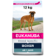 EUKANUBA Boxer Hundefuttertüte, 12 kg, mit einem Boxer auf Gras und "AB 1 JAHR" für Hunde über 1 Jahr.