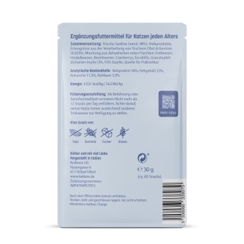 Rückseite eines blauen Katzen-Leckerli-Beutels (Deutsch): 'Frische Sardine min. 98%' Zutatenangabe, Symbole 'ohne Soja/Getreide/Zucker/Gluten', 30 g