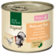 Dosen-Katzenfutter mit der Aufschrift "Real Nature Original" für Kätzchen, mit Huhn und Truthahn und einer Truthahn-Illustration auf dem Etikett.