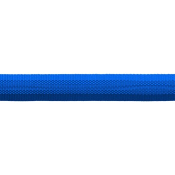 Eine Nahaufnahme eines lebhaft blauen Haustierleinen mit strukturierter Oberfläche, vor einem weißen Hintergrund.